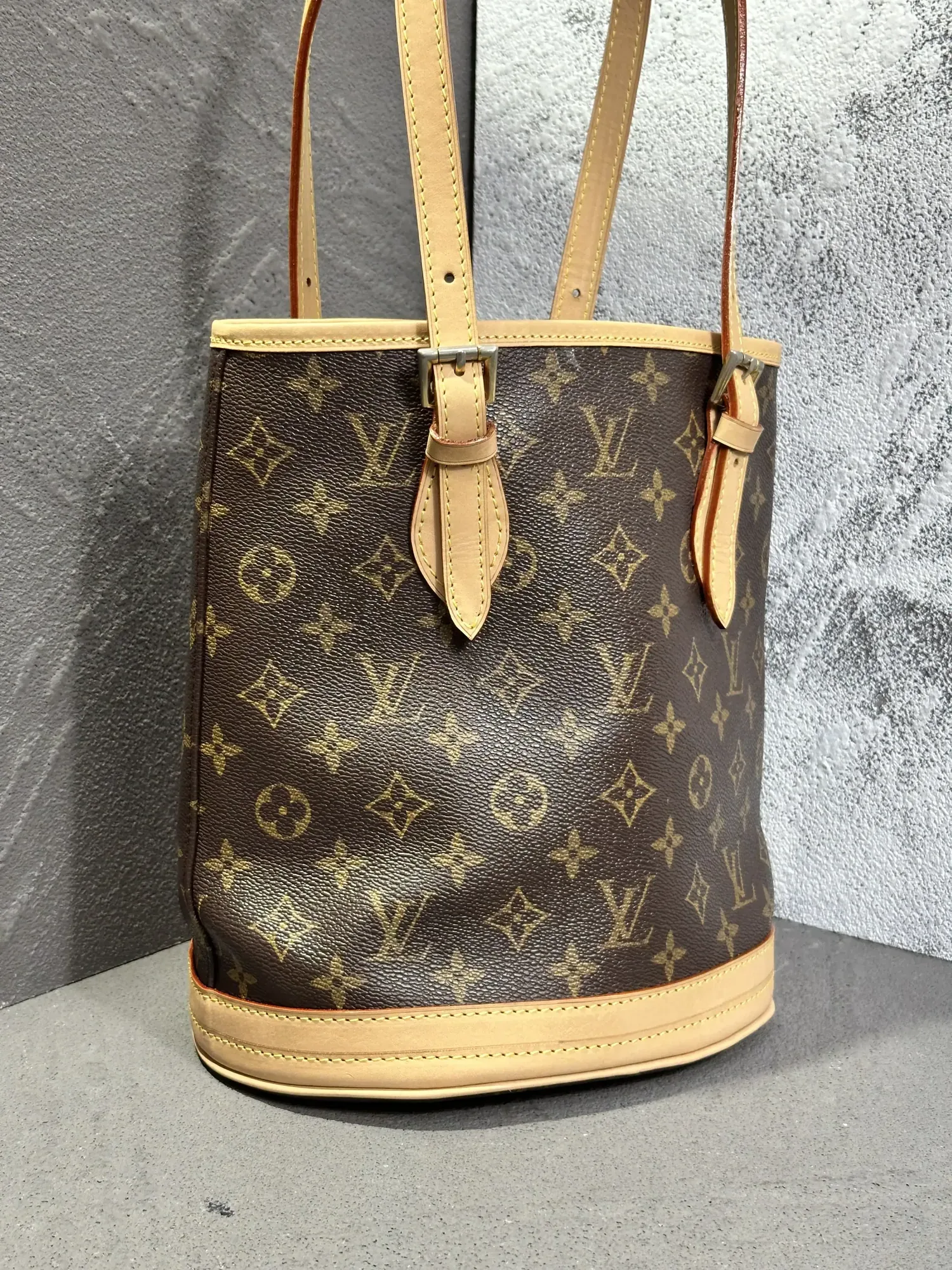 가방-루이비통-수선-루이비통 모노그램 쁘띠 버킷 PM 숄더백 수선 후